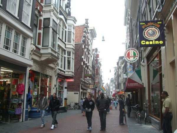 Amsterdam ara sokaklar