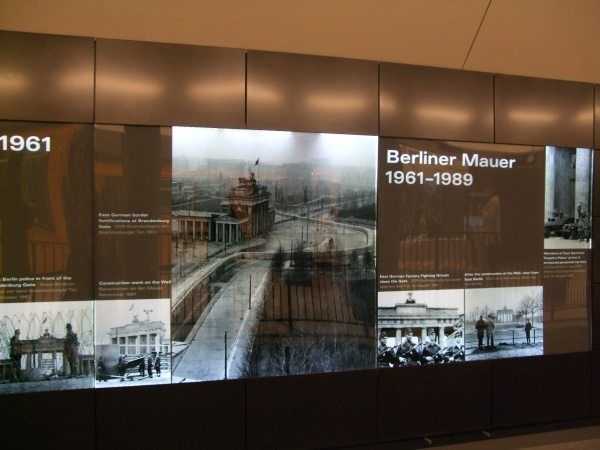  Reichstag Parlamento Binası Metro İstasyonu