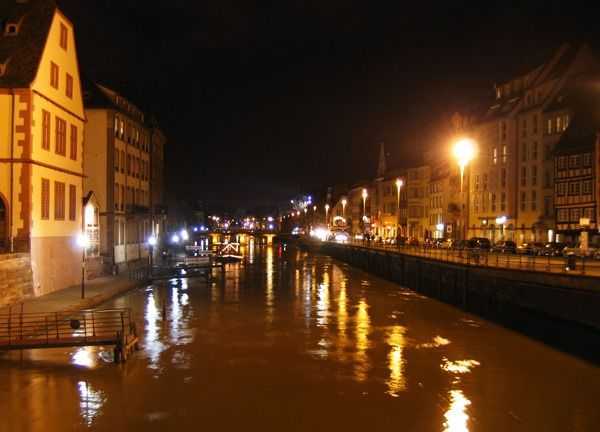 Strasbourg'da gece ışıkları... 