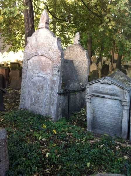 Prag'da Yahudi Mezarlığı
