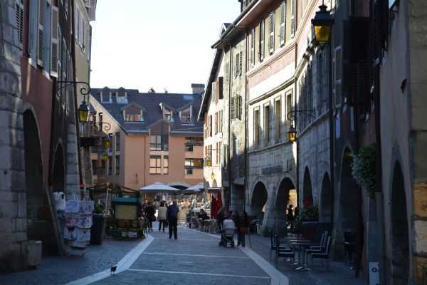 Annecy Alışveriş Sokakları ve Pasajlar