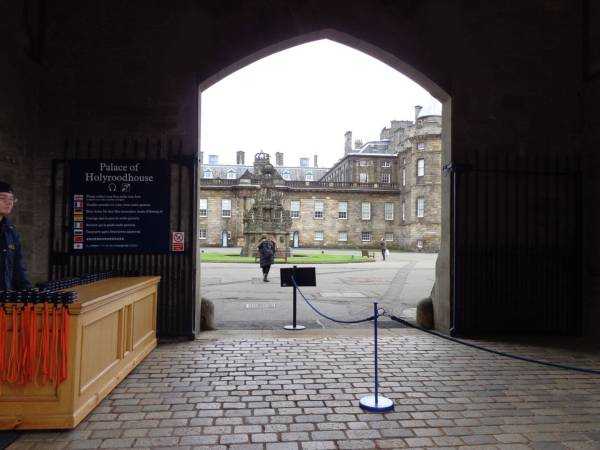Holyroodhouse Sarayı Girişi - Edinburgh