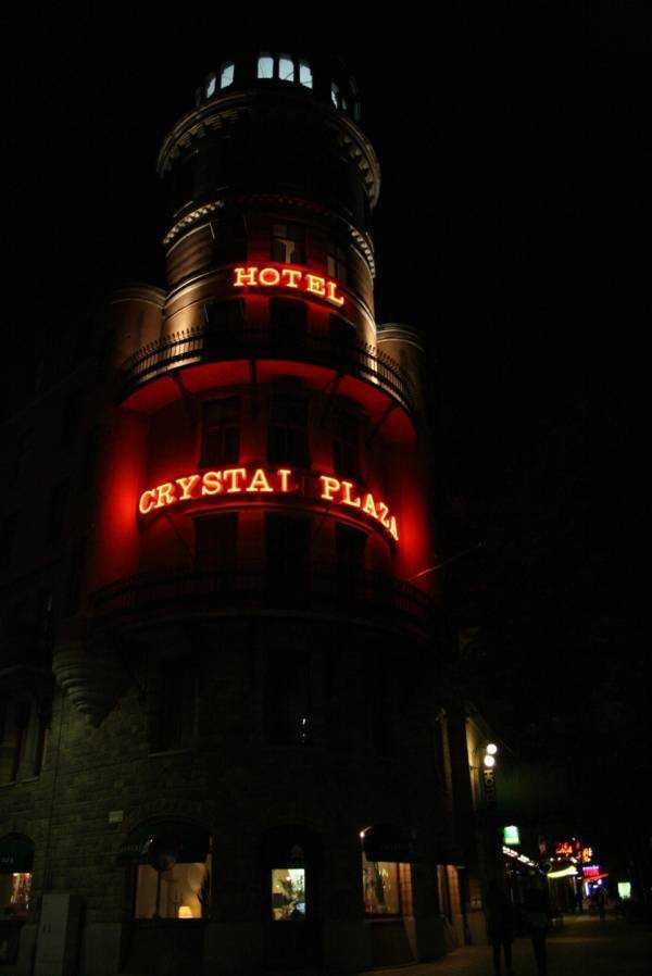 Crystal Plaza gece görüntüsü...