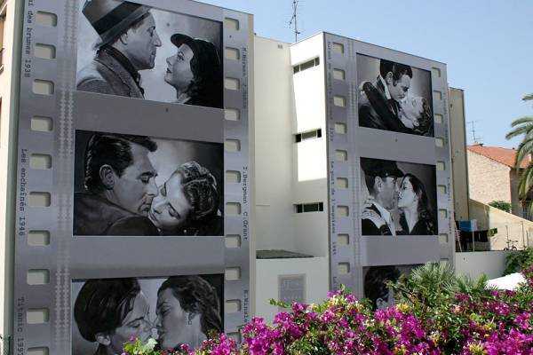 Les baisers de cinéma - Boulevard de la République - © www.cannes.com