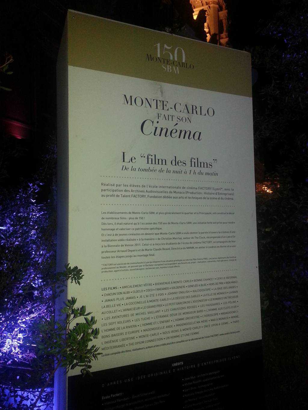 Monte Carlo Opera Binasının bahçesinde sinema keyfi