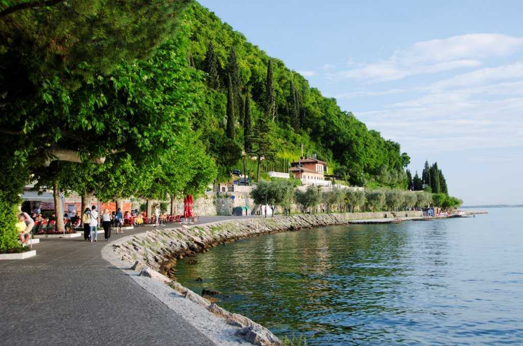Garda Gölü ve yemyeşil Garda Kasabası…