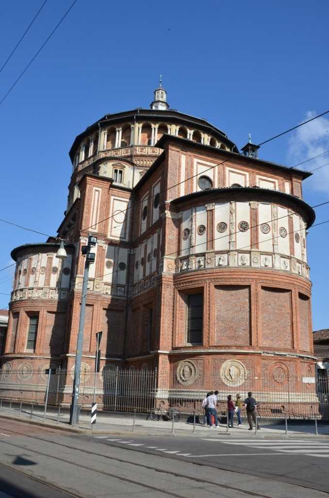 Milano’da Leonardo da Vinci’nin “Last Supper” adlı suluboya freskine ev sahipliği yapan Santa Maria delle Grazie Kilisesi…
