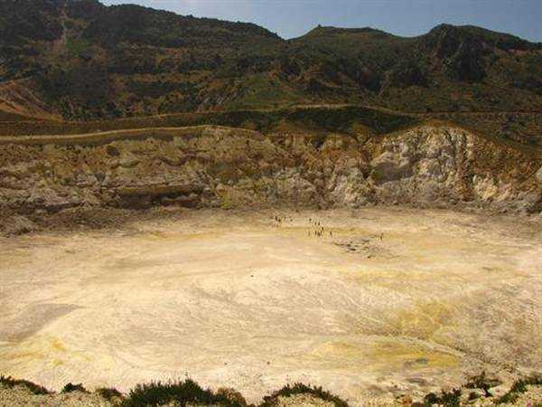 Kraterin tepeden görünüşü