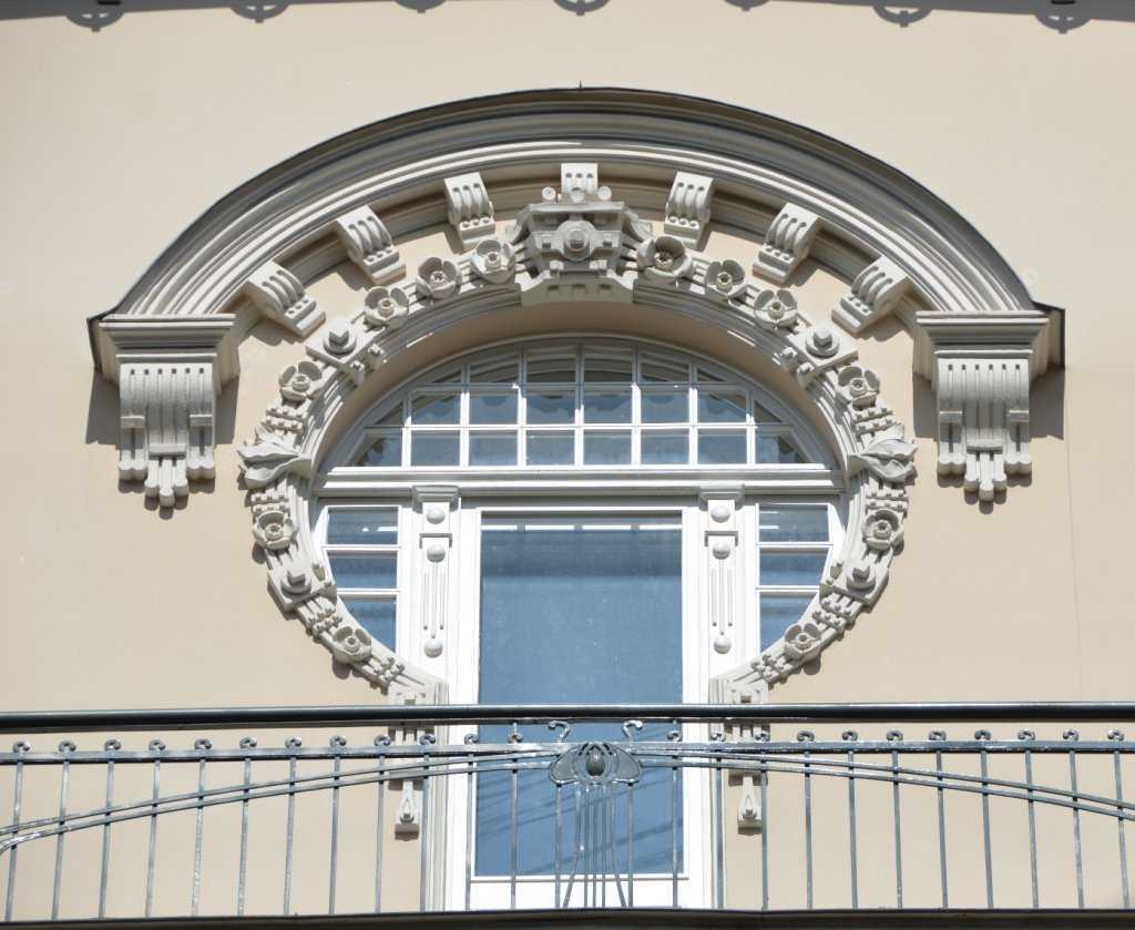  Alberta iela 4 adresindeki Mimar Mihails Eizenšteins tasarımı binanın balkon detayı… (1904)