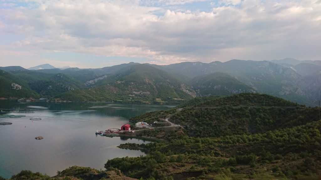 Koman Gölü’ne giderkenki yol manzaraları, Arnavutluk