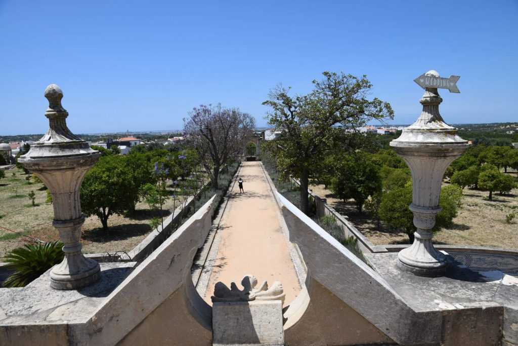 Patamar da Casa do Presépio Terasından anıtsal giriş kapısının görünüşü